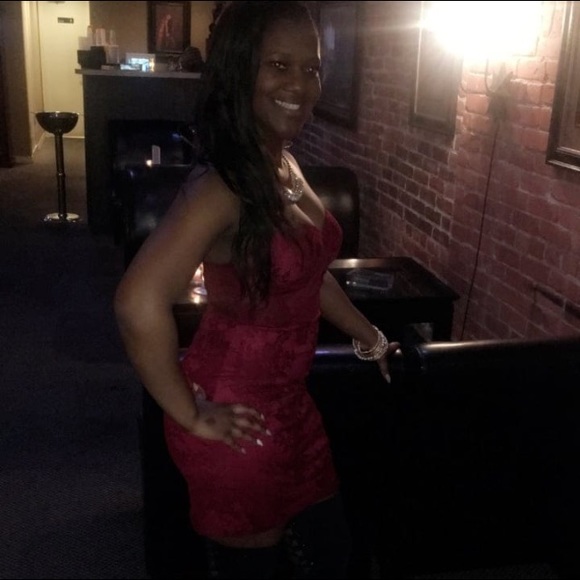 Sexy party dress red size medium - Picture 3 of 3